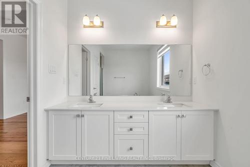 37 Petch Avenue, Caledon, ON - Indoor Photo Showing Bathroom