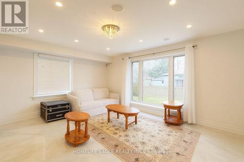 21119 Dalton Road, Georgina, ON - Indoor Photo Showing Living Room