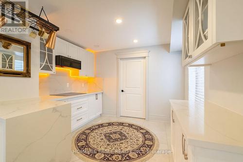 21119 Dalton Road, Georgina, ON - Indoor Photo Showing Kitchen