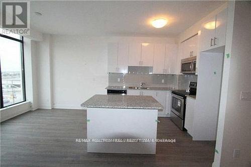 411 - 2900 Highway 7 Road, Vaughan, ON - Indoor Photo Showing Kitchen