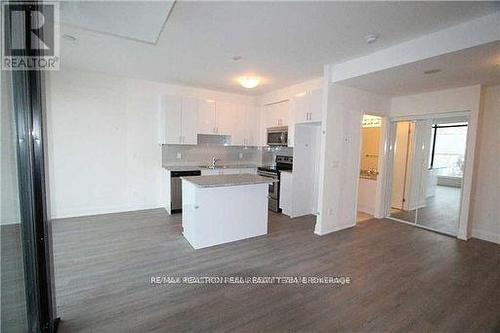 411 - 2900 Highway 7 Road, Vaughan, ON - Indoor Photo Showing Kitchen