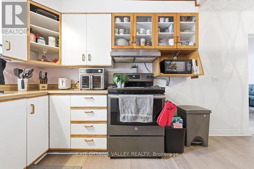 765 River Road, Pembroke, ON - Indoor Photo Showing Kitchen