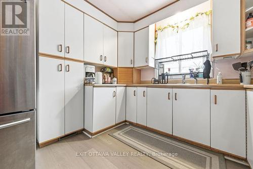 765 River Road, Pembroke, ON - Indoor Photo Showing Kitchen
