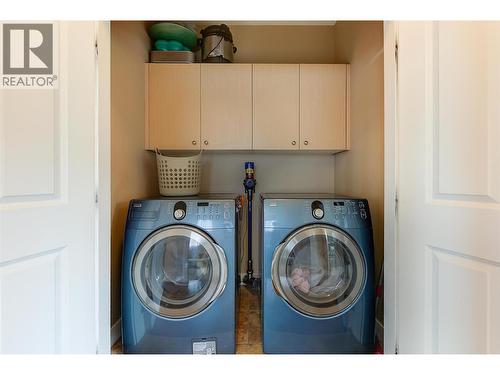 737 Kuipers Crescent, Kelowna, BC - Indoor Photo Showing Laundry Room