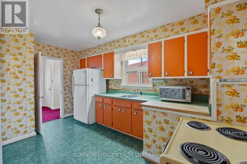 178 Ellendale Drive, Toronto, ON - Indoor Photo Showing Kitchen