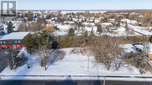 1256 Colonial Road, Ottawa, ON 