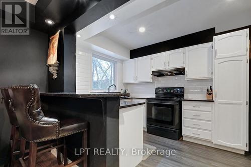 56 Sandhurst Court, Ottawa, ON - Indoor Photo Showing Kitchen