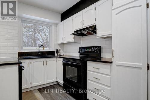 56 Sandhurst Court, Ottawa, ON - Indoor Photo Showing Kitchen