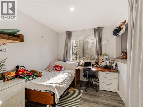 1359 Grosvenor Place, Castlegar, BC - Indoor Photo Showing Bedroom