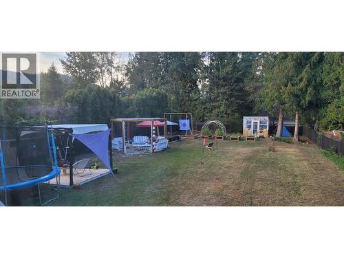 1359 Grosvenor Place, Castlegar, BC - Outdoor