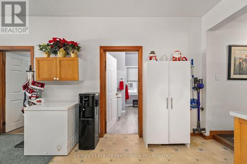 27 Sunnyside Street, Dysart Et Al (Dysart), ON - Indoor Photo Showing Laundry Room