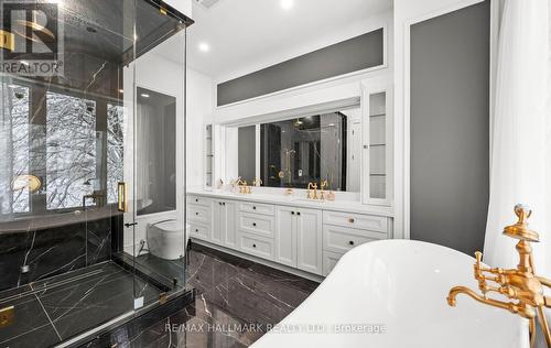32 Devondale Avenue, Toronto, ON - Indoor Photo Showing Bathroom