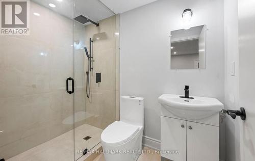 32 Devondale Avenue, Toronto, ON - Indoor Photo Showing Bathroom