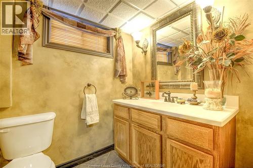 274 St Paul Avenue, Windsor, ON - Indoor Photo Showing Bathroom