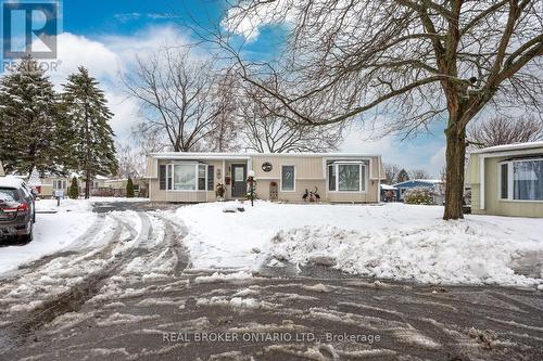 22 CHAMPLAIN COURT  Clarington (Bowmanville), ON L1B 1A5