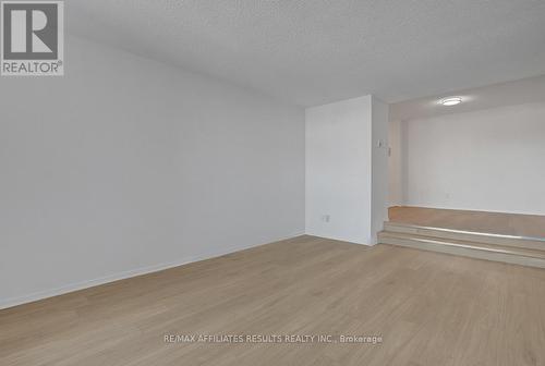 410 - 415 Greenview Avenue, Ottawa, ON - Indoor Photo Showing Other Room