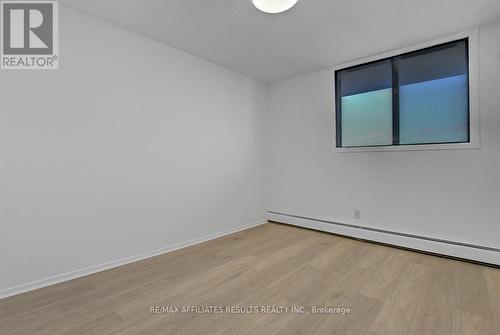 410 - 415 Greenview Avenue, Ottawa, ON - Indoor Photo Showing Other Room