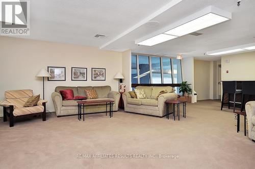 410 - 415 Greenview Avenue, Ottawa, ON - Indoor