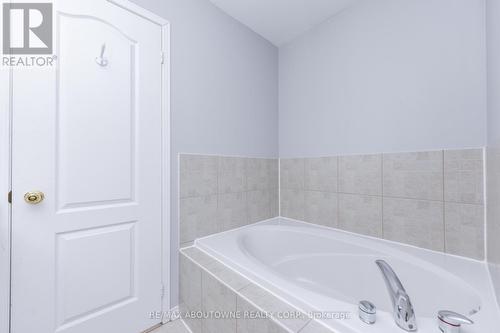 32 Lockheed Crescent, Brampton, ON - Indoor Photo Showing Bathroom