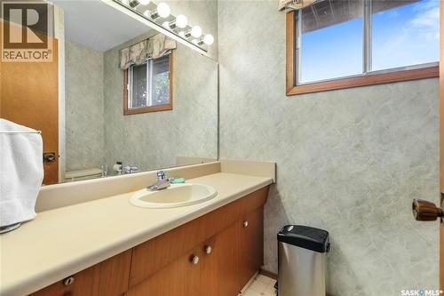 10 Selkirk Crescent, Regina, SK - Indoor Photo Showing Bathroom