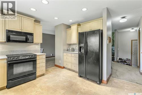 10 Selkirk Crescent, Regina, SK - Indoor Photo Showing Kitchen