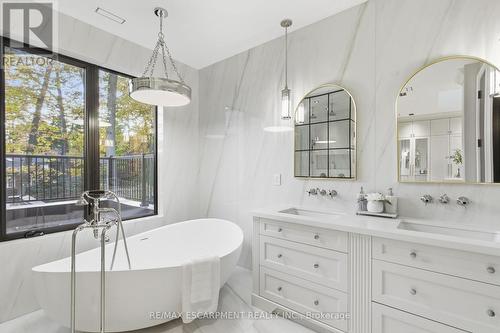 1380 Birchwood Heights Drive, Mississauga, ON - Indoor Photo Showing Bathroom
