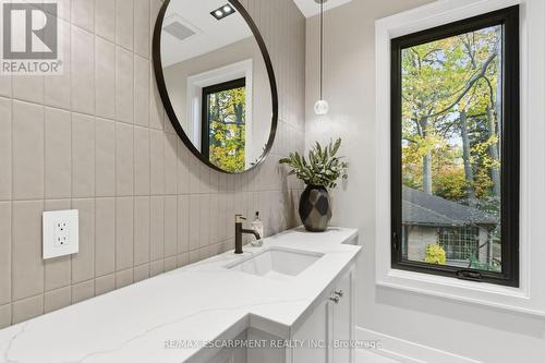 1380 Birchwood Heights Drive, Mississauga, ON - Indoor Photo Showing Bathroom
