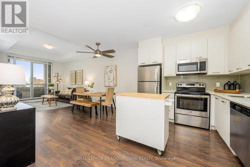 505 - 150 Main Street W, Hamilton, ON - Indoor Photo Showing Kitchen