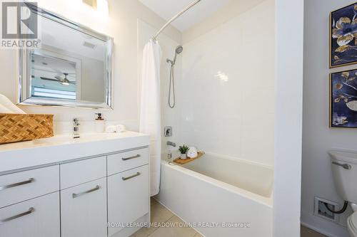 505 - 150 Main Street W, Hamilton, ON - Indoor Photo Showing Bathroom