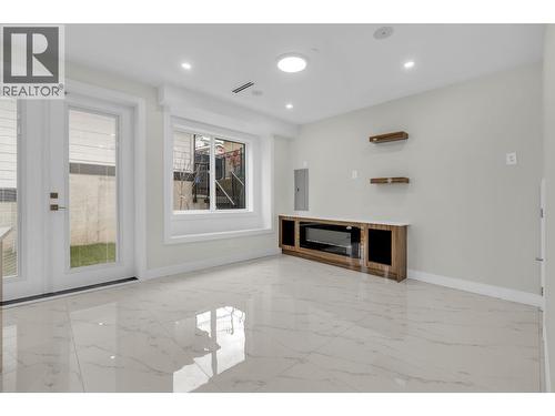 4325 Kamloops Street, Vancouver, BC - Indoor