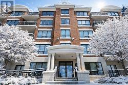 320 - 905 BEAUPARC PRIVATE  Ottawa, ON K1J 0A3