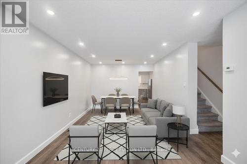 279 VANCOUVER CRESCENT  Oshawa, ON L1J 2A1