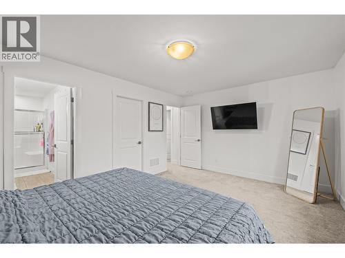 472 Sugars Avenue, Kelowna, BC - Indoor Photo Showing Bedroom