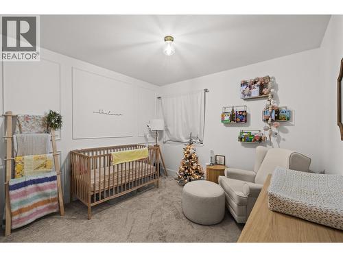 472 Sugars Avenue, Kelowna, BC - Indoor Photo Showing Bedroom