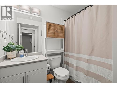472 Sugars Avenue, Kelowna, BC - Indoor Photo Showing Bathroom
