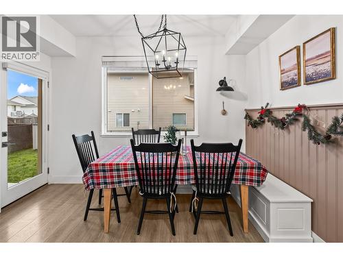 472 Sugars Avenue, Kelowna, BC - Indoor Photo Showing Dining Room