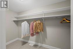 Walk in closet - 