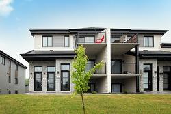 734 Rue Magnone  Granby, QC J2H 3J6