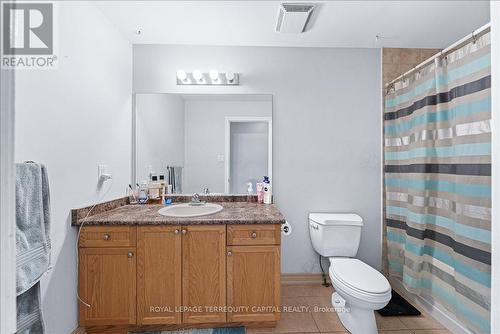 102 Henry Street, Barrie, ON - Indoor Photo Showing Bathroom