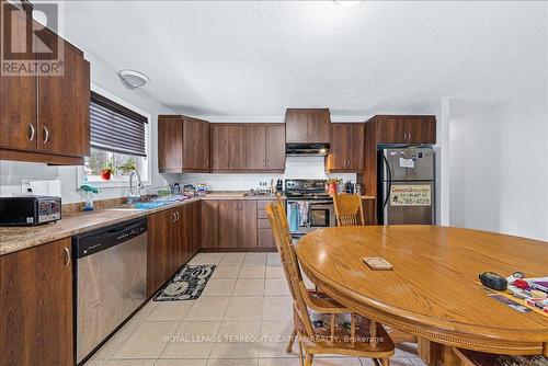 102 Henry Street, Barrie, ON - Indoor Photo Showing Kitchen