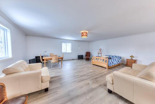 Chambre à coucher principale - 101 Mtée Manitonga, Lac-Supérieur, QC - Indoor Photo Showing Living Room