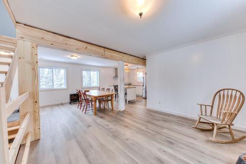 Salon - 101 Mtée Manitonga, Lac-Supérieur, QC - Indoor Photo Showing Dining Room