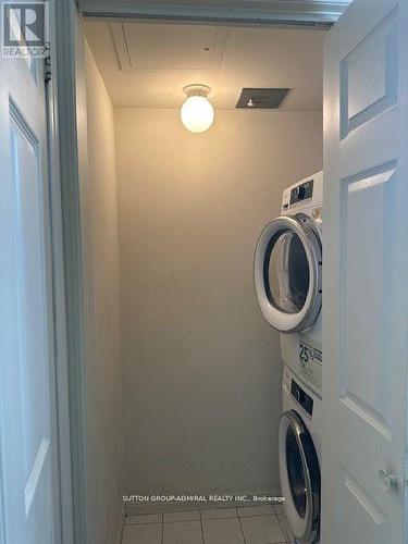 512 - 5940 Yonge Street, Toronto, ON - Indoor Photo Showing Laundry Room