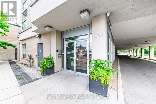 512 - 5940 Yonge Street, Toronto, ON - Outdoor With Exterior