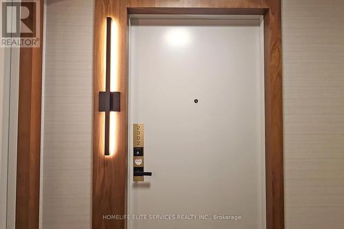 702 - 327 King Street W, Toronto, ON - Indoor