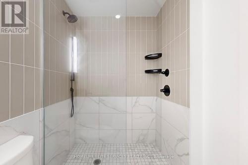 702 - 327 King Street W, Toronto, ON - Indoor Photo Showing Bathroom