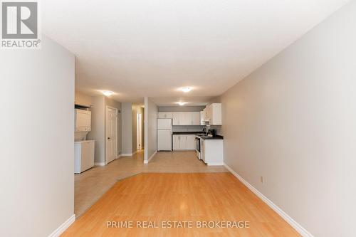 2 - 219 Emerson Avenue, London South (South H), ON - Indoor Photo Showing Other Room