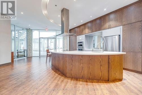 802 - 2240 Lake Shore Boulevard W, Toronto, ON - Indoor