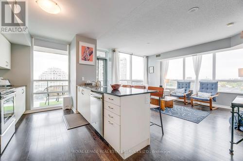 802 - 2240 Lake Shore Boulevard W, Toronto, ON - Indoor Photo Showing Kitchen