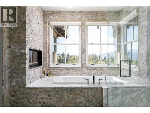 622 Jigger Place, Vernon, BC - Indoor Photo Showing Bathroom